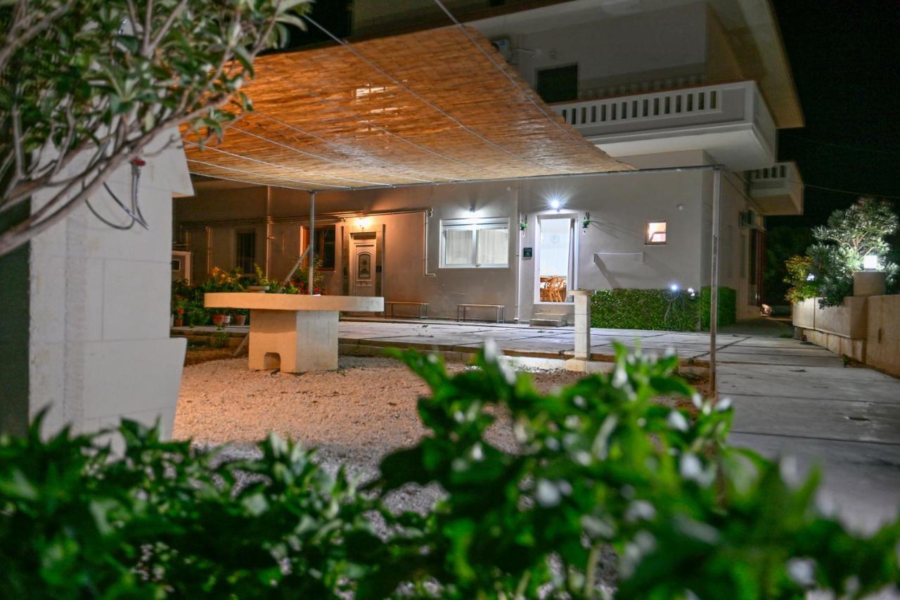 Mpoulakis Apt 98 Kíssamos Exterior foto